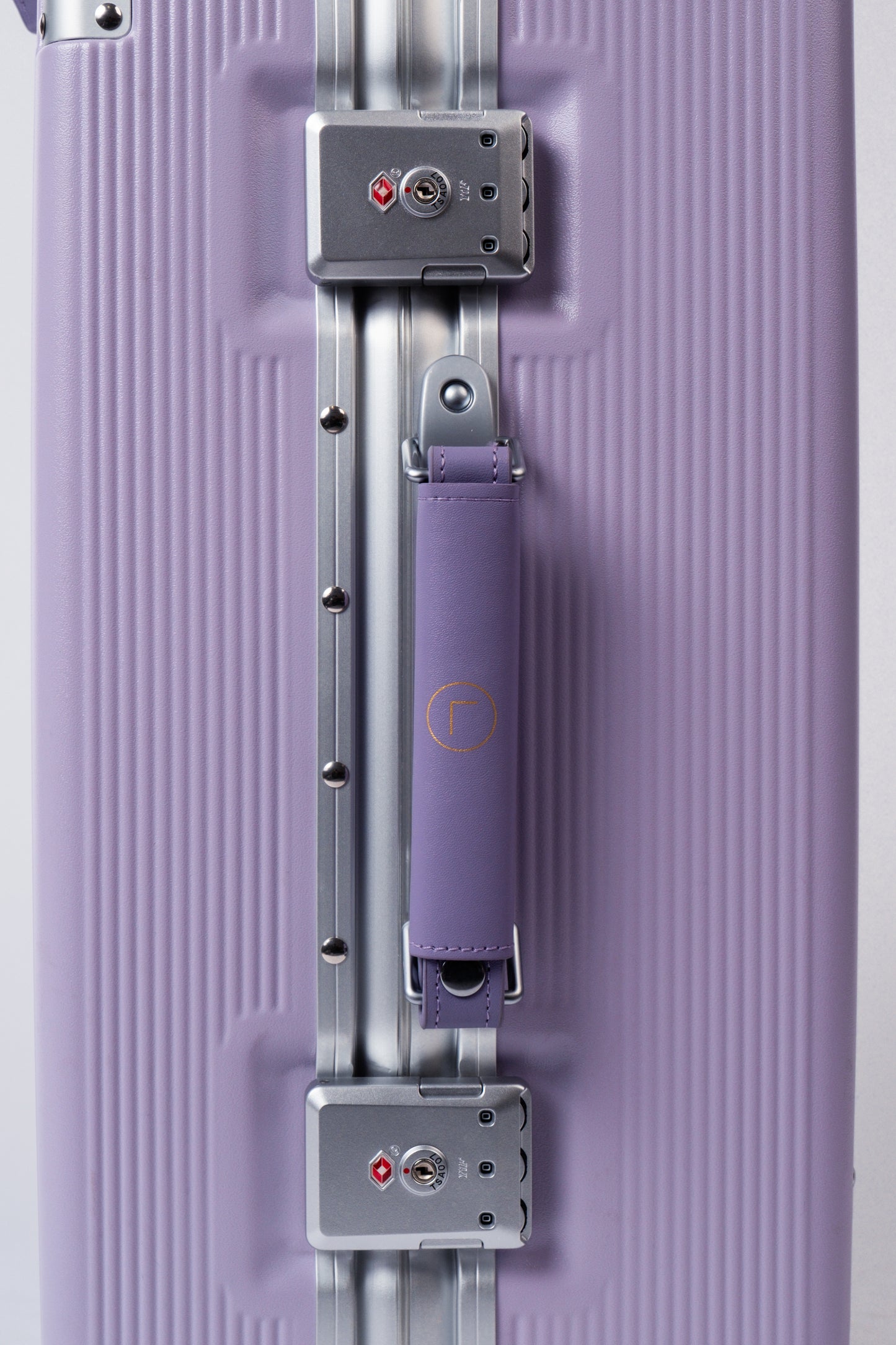 LUGGIT - Luxury 20" Cabin Luggage Purple