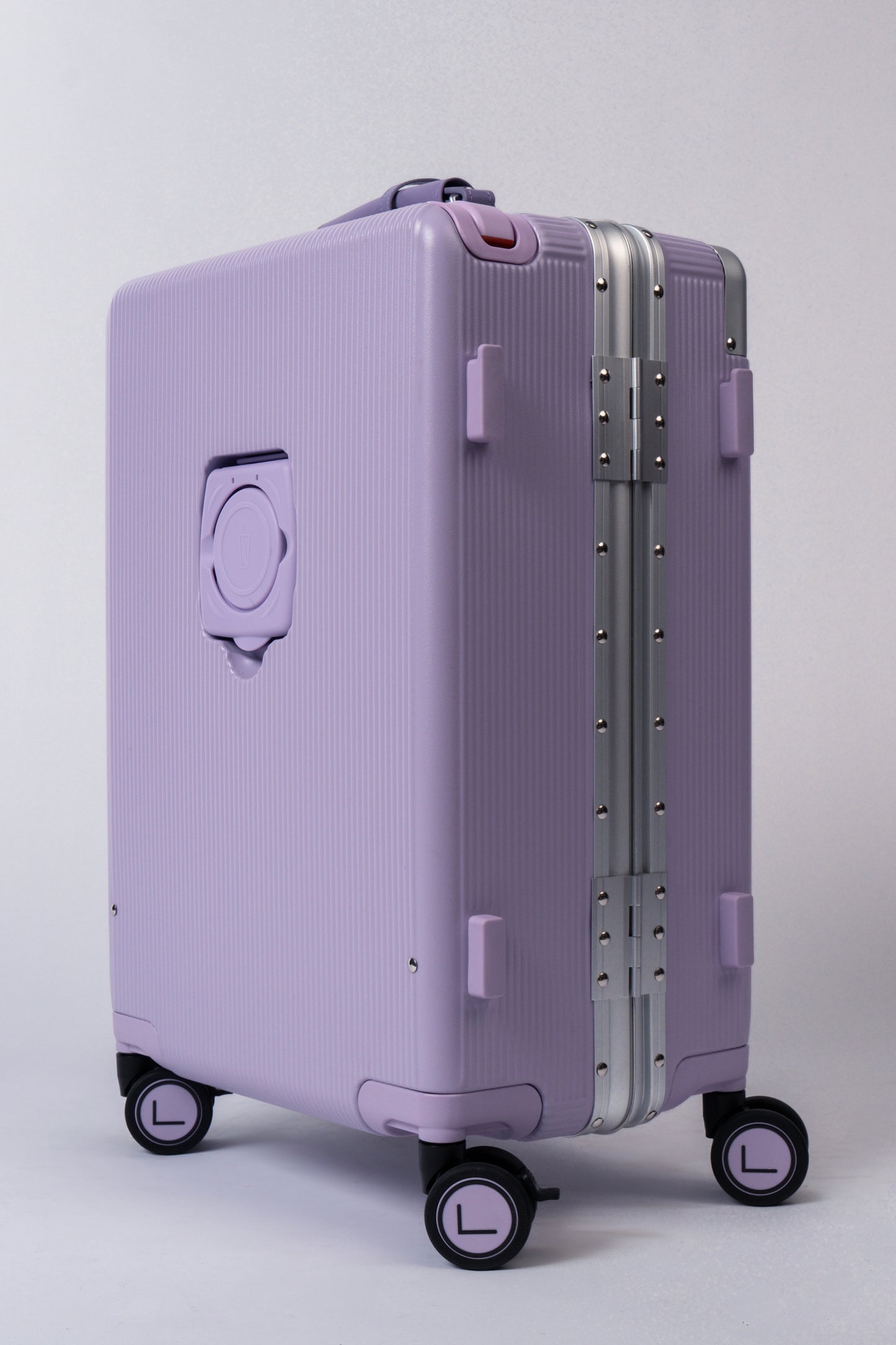 LUGGIT - Luxury 20" Cabin Luggage Purple