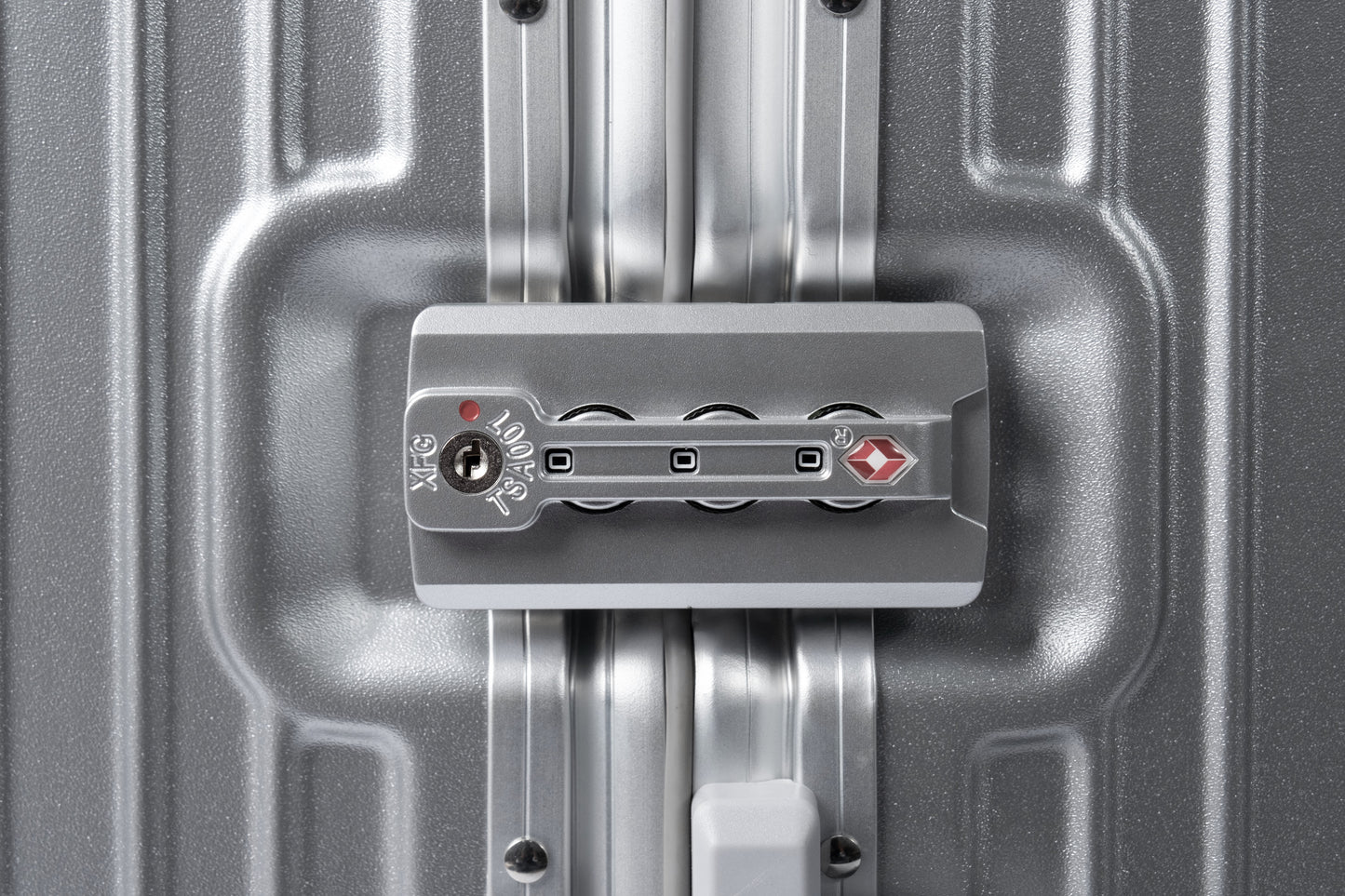 LUGGIT Smart "Pro MAX" Finger Print Unlock - With Triple Protection Silver