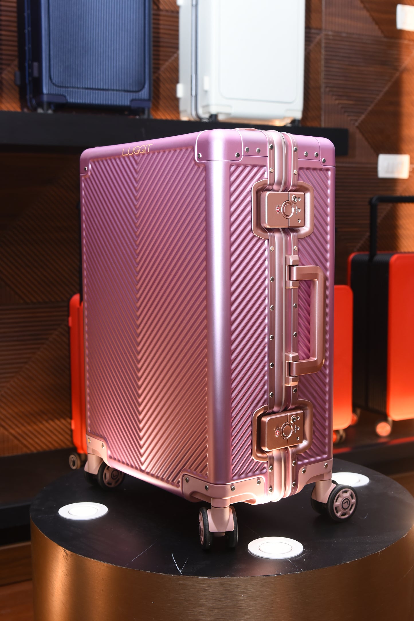 LUGGIT Sovereign Circle Full Aluminium Cabin Travel Bag ,Rose Gold