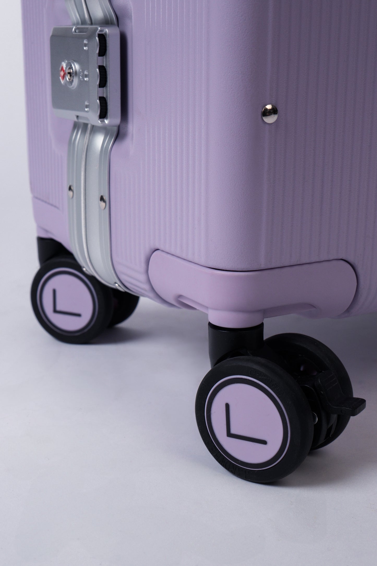 LUGGIT - Luxury 20" Cabin Travel Bag Purple