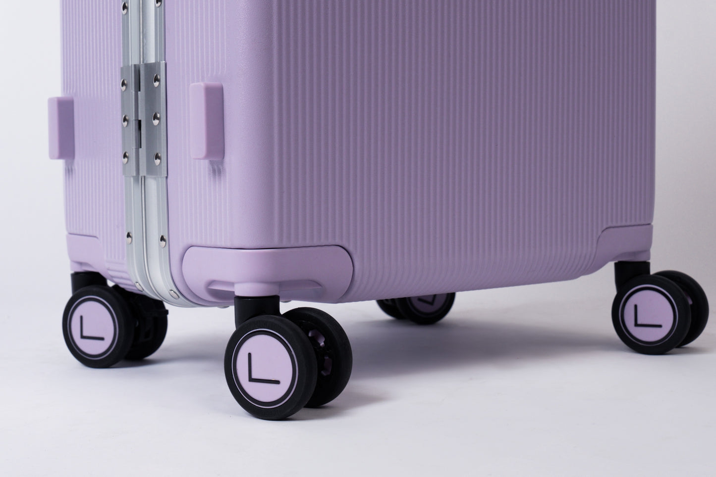 LUGGIT - Luxury 20" Cabin Travel Bag Purple