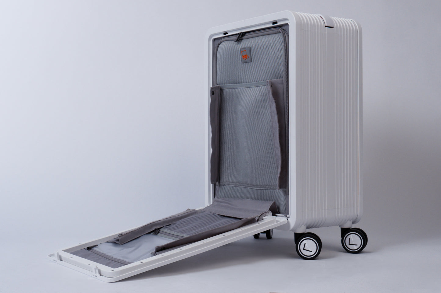 LUGGIT - Premium Executive-White -20" Cabin Luggage