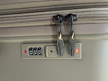 LUGGIT -Nagoya  luggage set of 3 Double zipper & Expandable  Design , Deep green