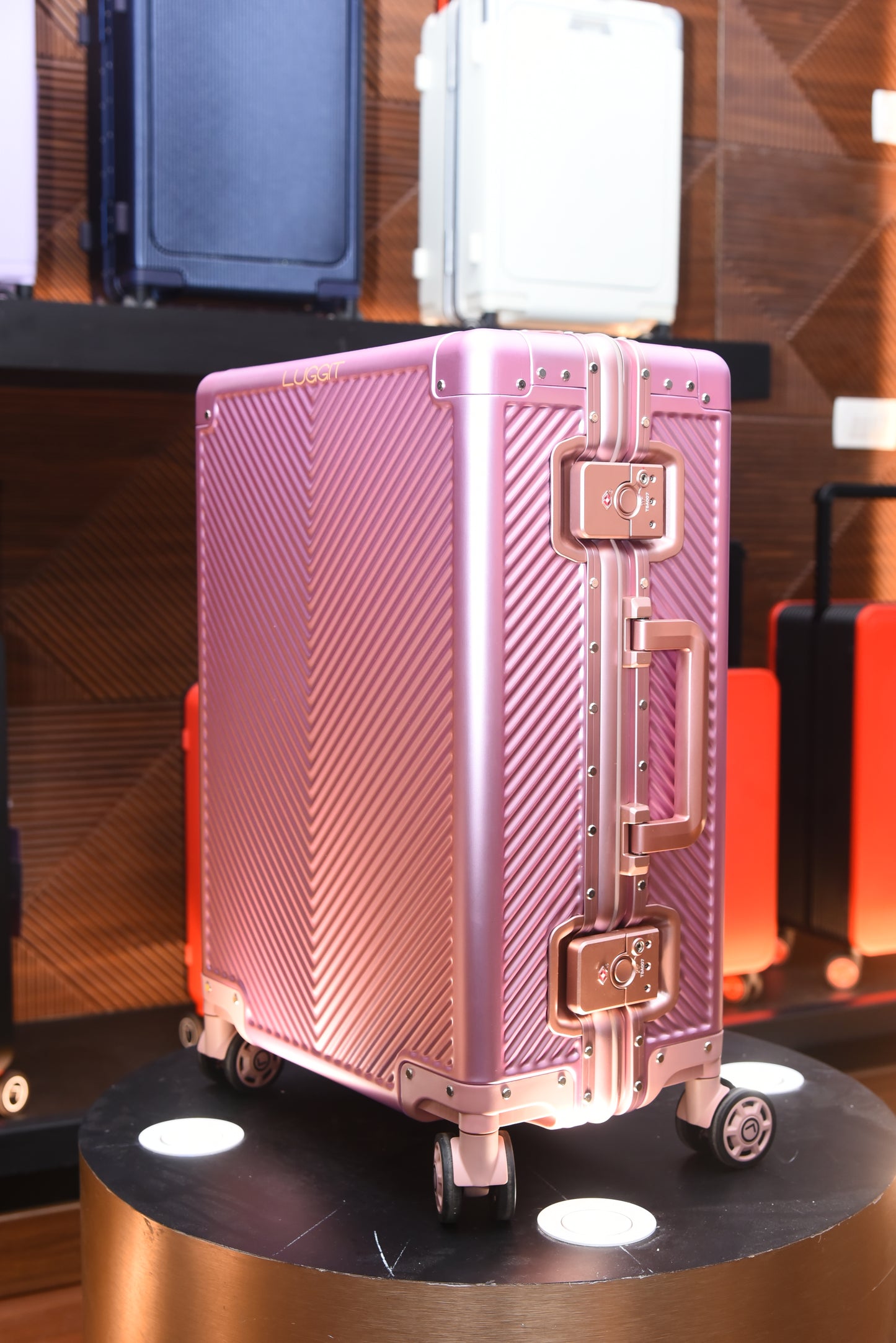 LUGGIT - Sovereign Circle Full Aluminium Trolley - Cabin Travel Bag - Rose Gold