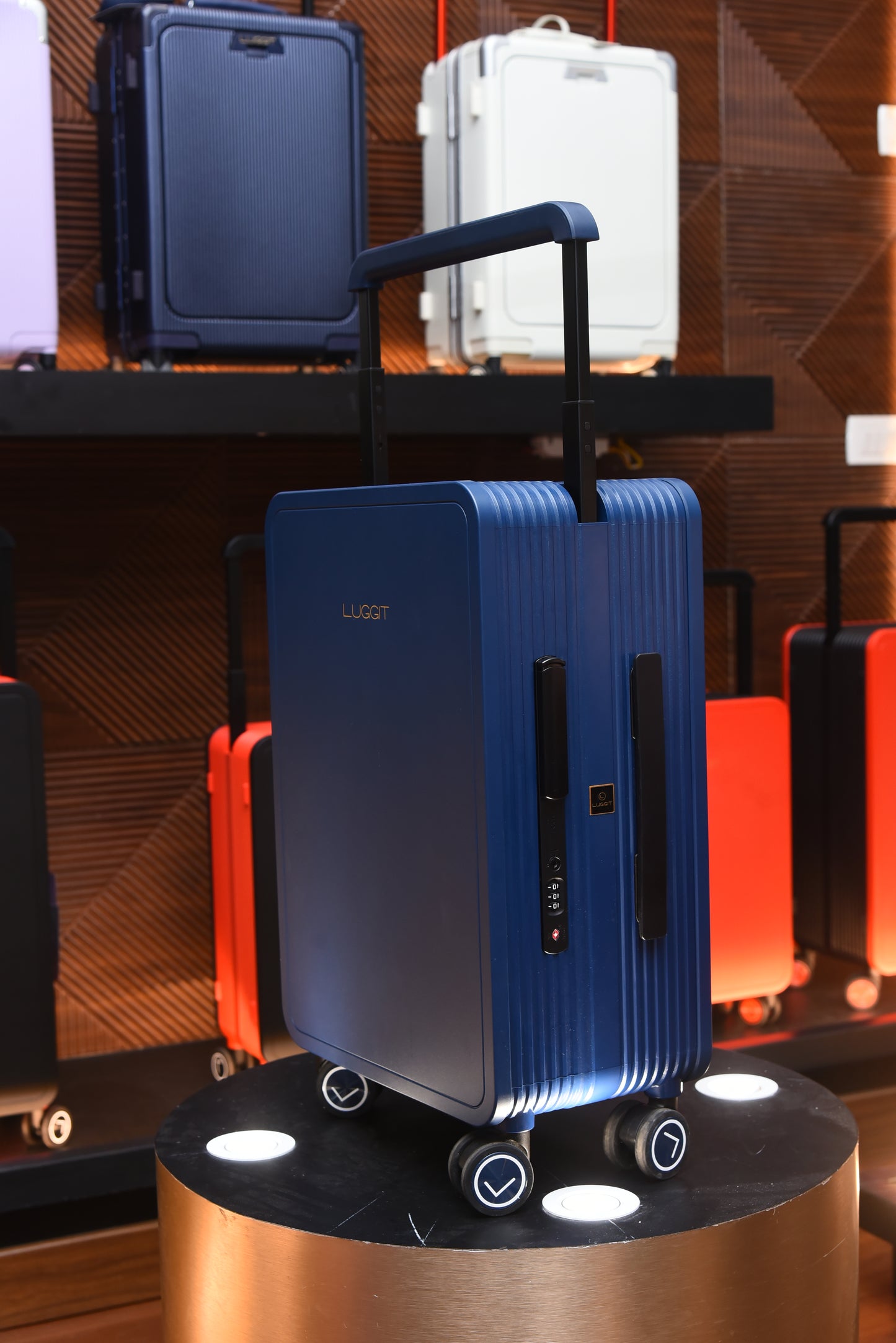 LUGGIT Premium - Cabin Trolley bag 20" - Blue