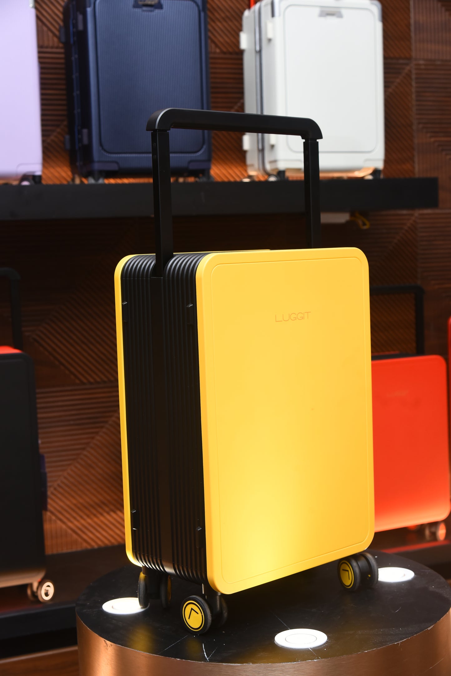 LUGGIT Premium Plus 20" Cabin & 24" Check in Luggage set of 2 Pc Dual Tone Yellow/Black