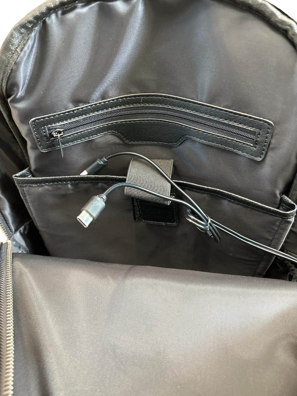 LUGGIT-BioShield-Pro Lifestyle-2411 Biometric Laptop Backpack