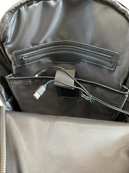 LUGGIT-BioShield-Pro Lifestyle-2411 Biometric Laptop Backpack