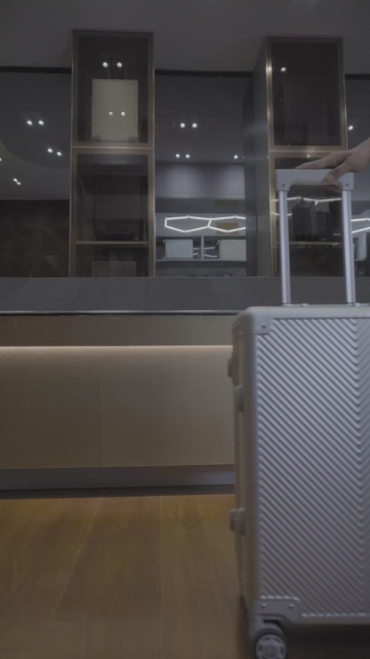 LUGGIT - Sovereign Circle Full Aluminium Trolley -Cabin Luggage-Silver