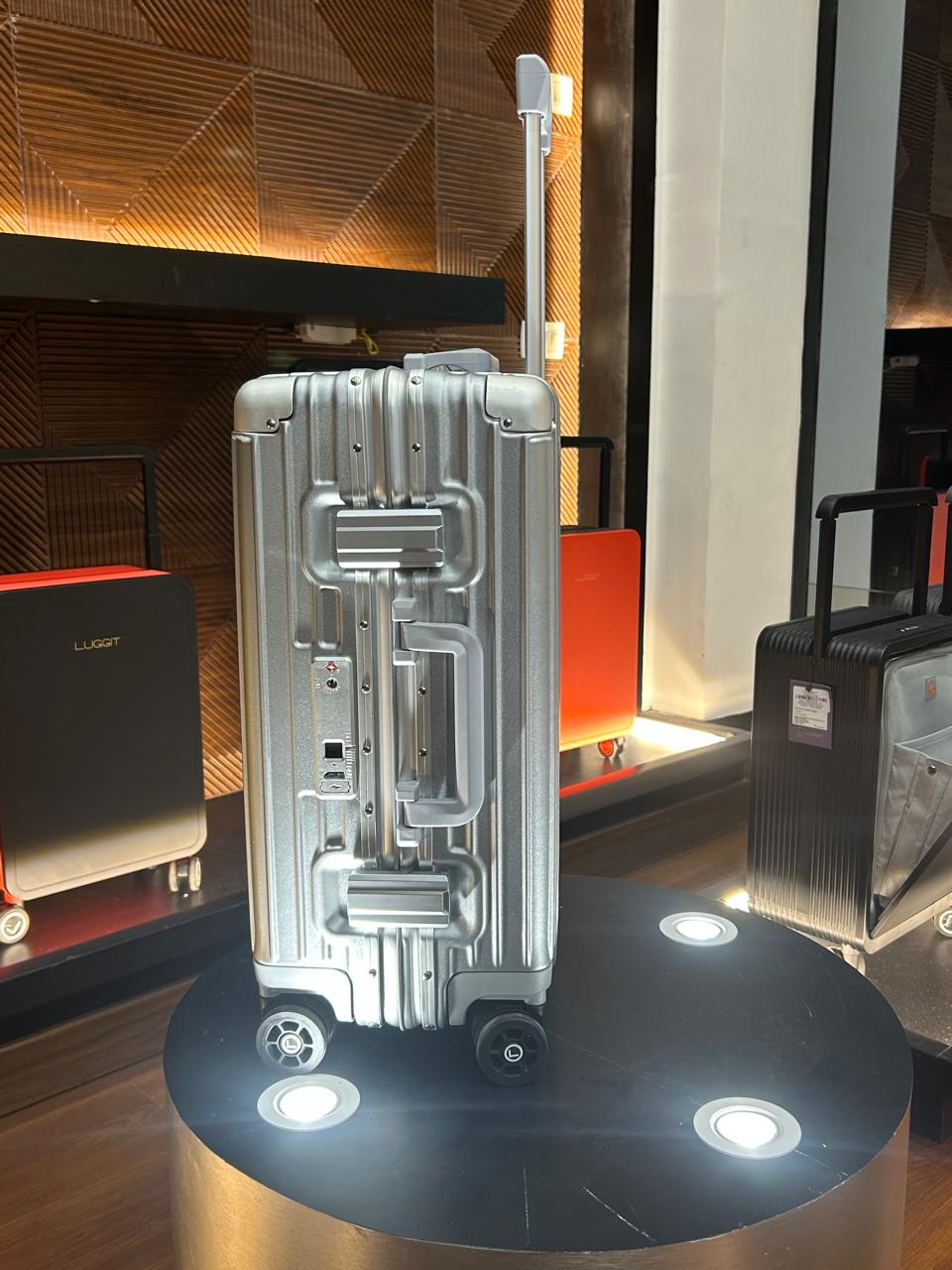 LUGGIT Smart Pro Next Gen. Fingerprint Sensor unlocking System -Cabin -Silver