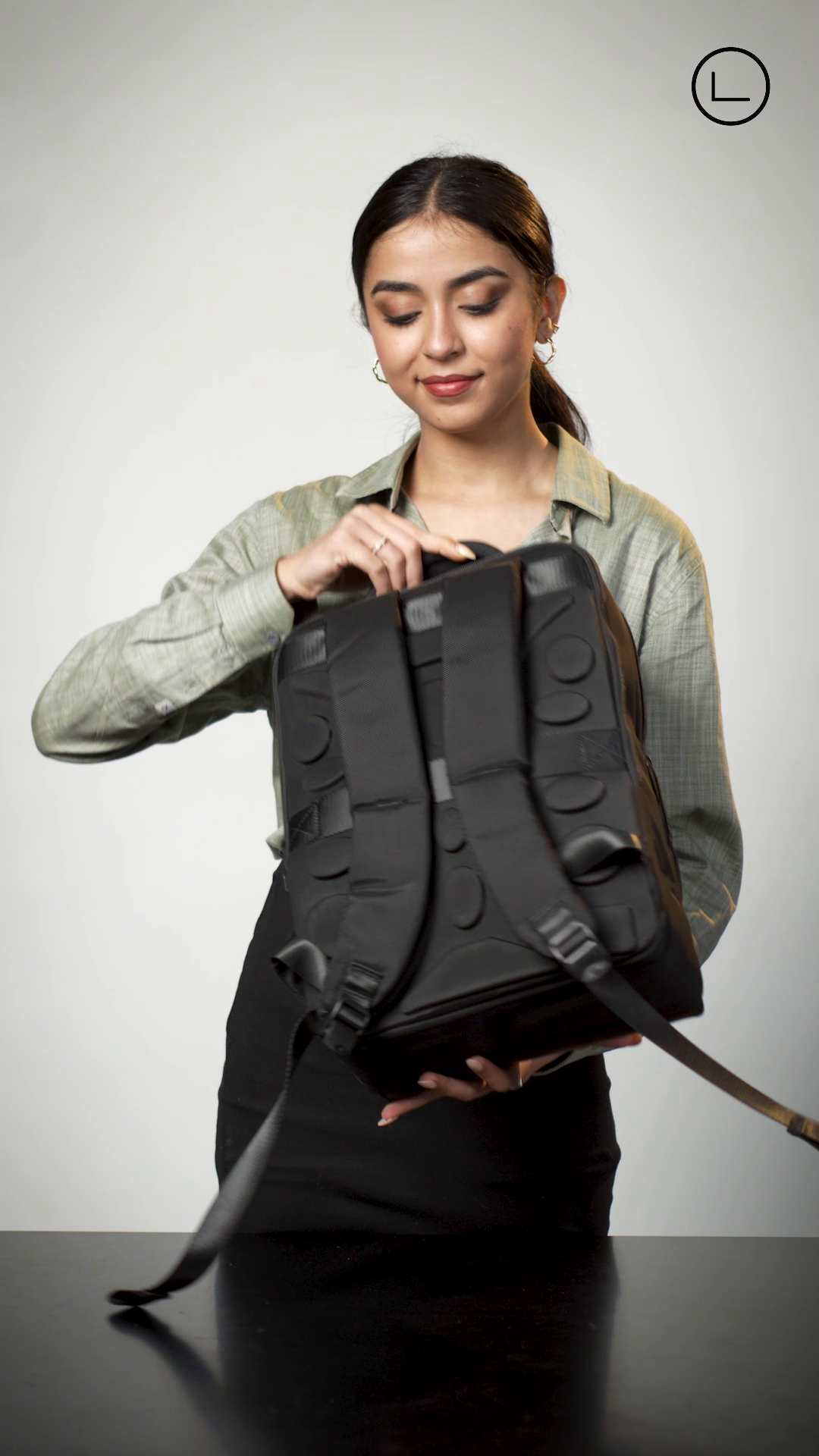 LUGGIT BioShield Pro Lifestyle Biometric Laptop Backpack,2219B Black